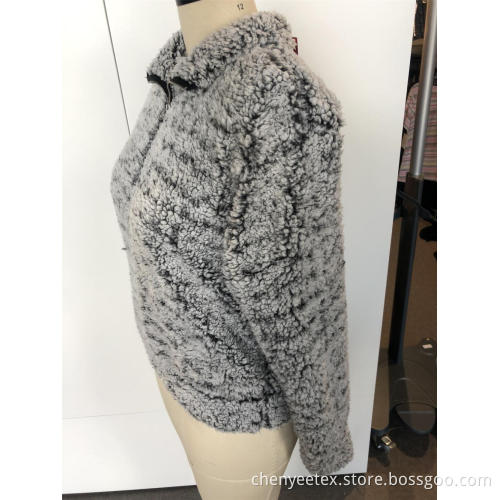 Jaket tarik bulu leher setengah